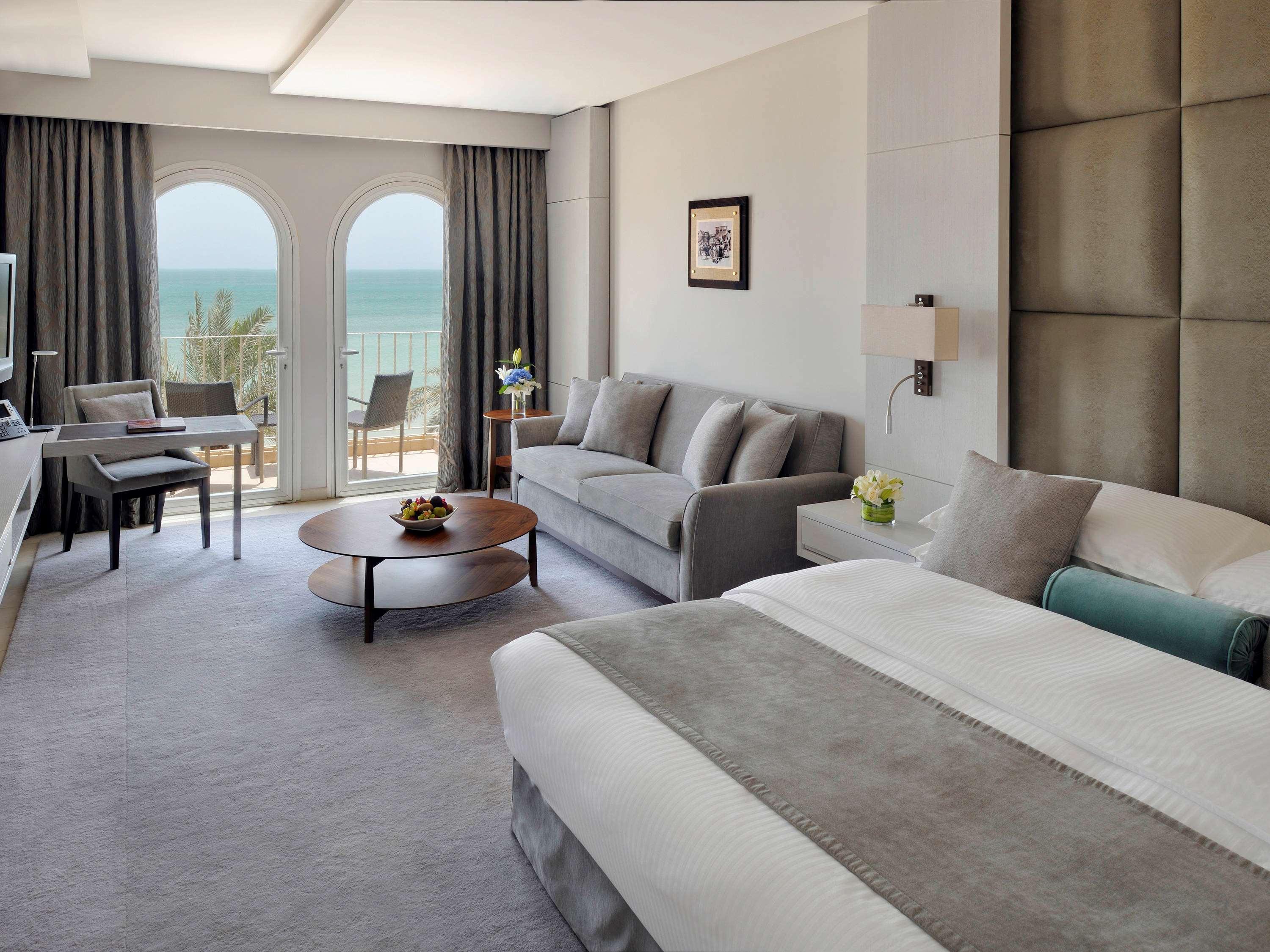 Moevenpick Hotel & Resort Al Bida'A Salmiya Dış mekan fotoğraf Deluxe room