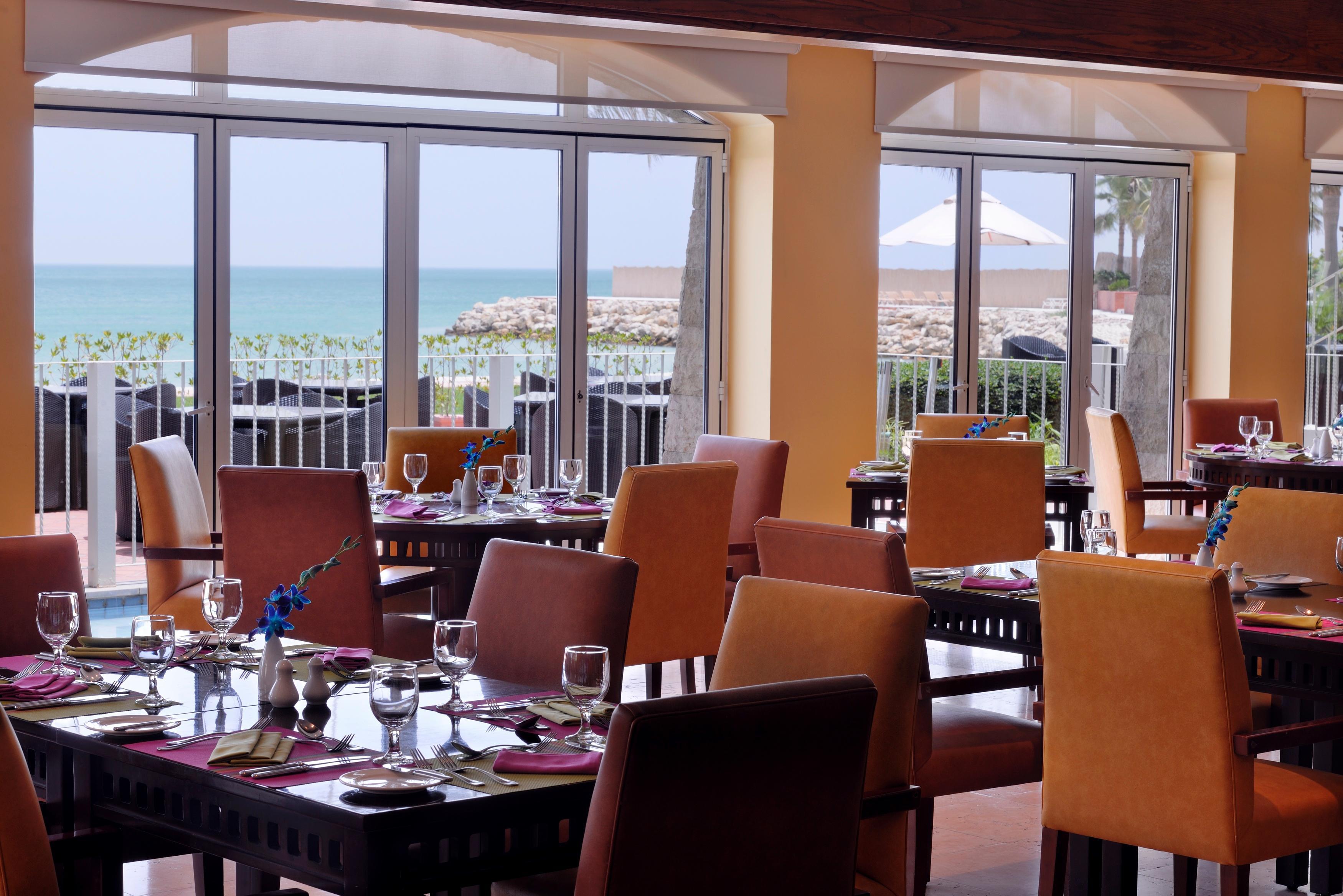Moevenpick Hotel & Resort Al Bida'A Salmiya Dış mekan fotoğraf The restaurant