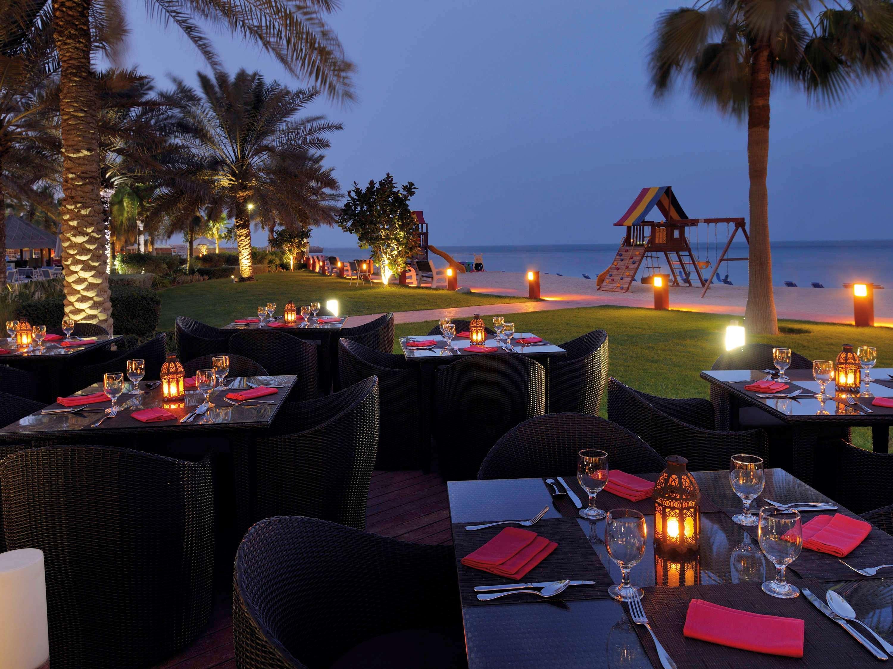 Moevenpick Hotel & Resort Al Bida'A Salmiya Dış mekan fotoğraf The Beach at The Oberoi, Mumbai
