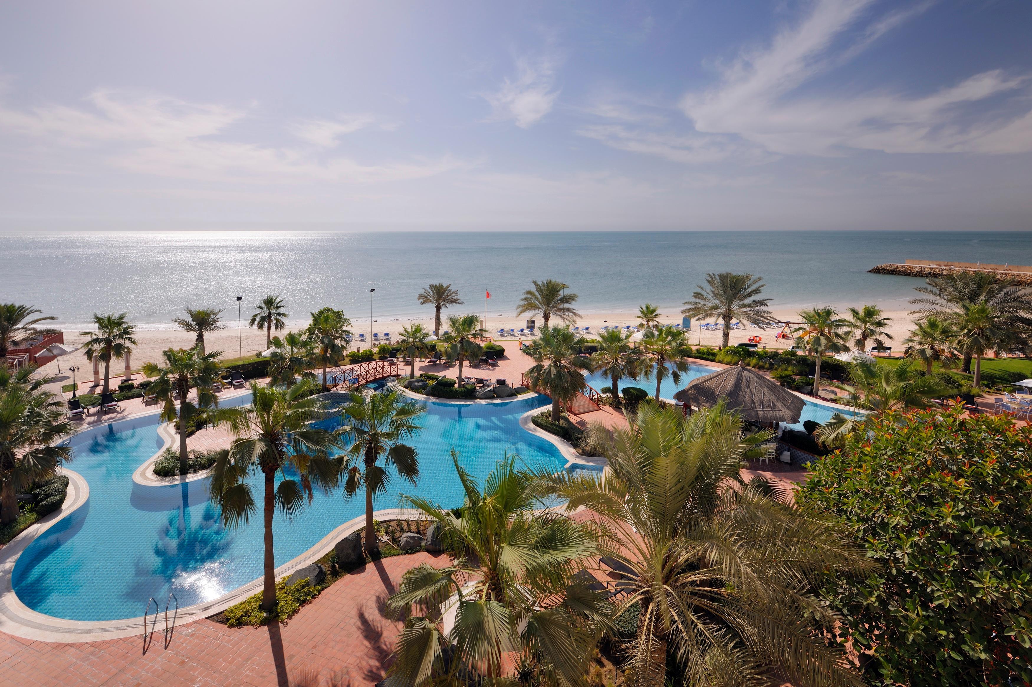 Moevenpick Hotel & Resort Al Bida'A Salmiya Dış mekan fotoğraf The beach at the Jumeirah Beach Hotel