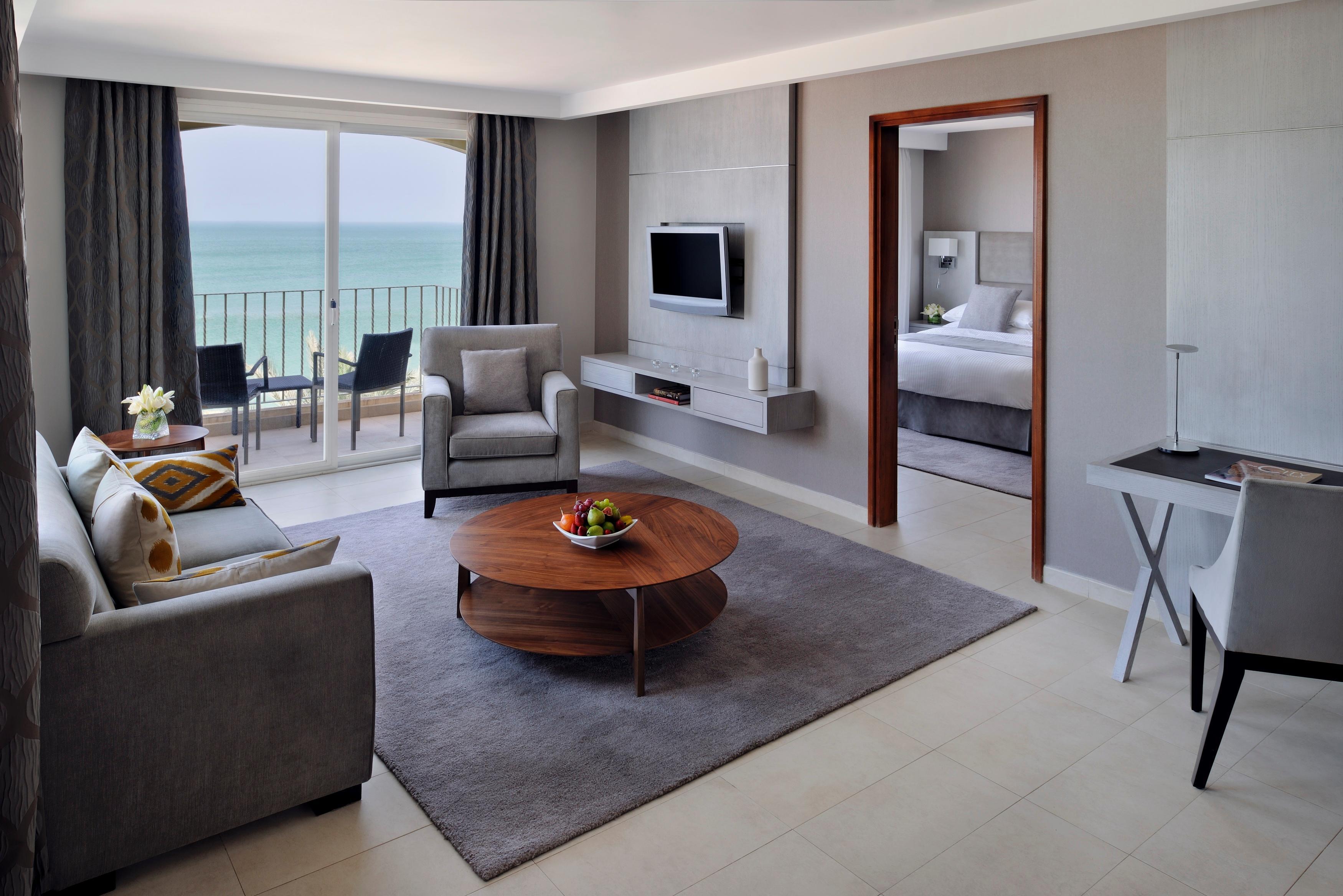 Moevenpick Hotel & Resort Al Bida'A Salmiya Dış mekan fotoğraf A suite at the hotel