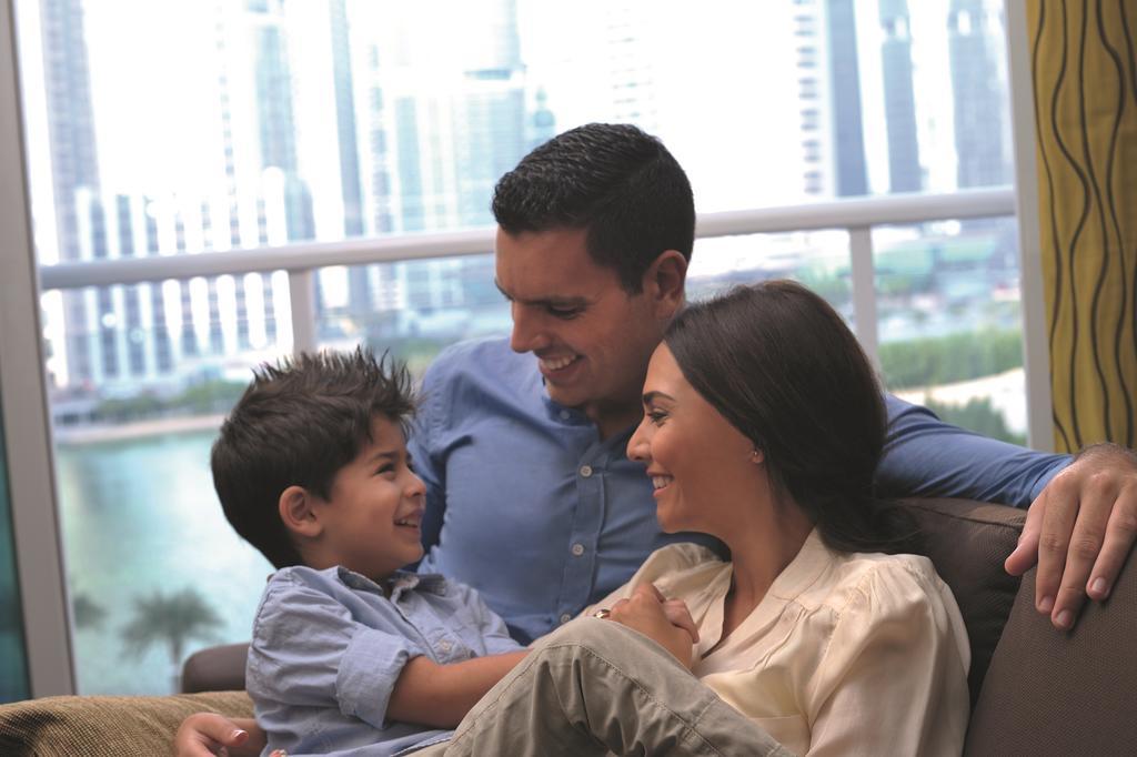 Moevenpick Hotel & Resort Al Bida'A Salmiya Dış mekan fotoğraf A family in Panama