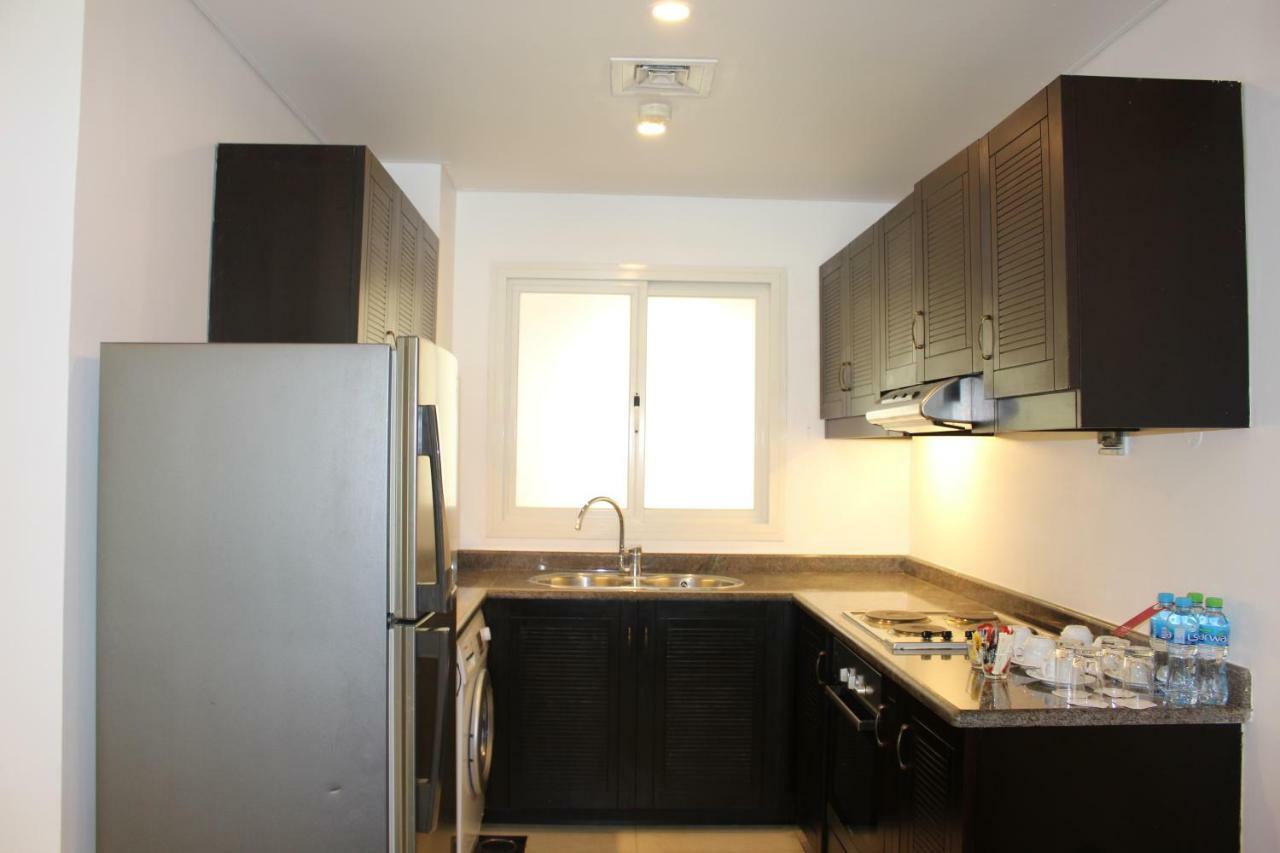 Moevenpick Hotel & Resort Al Bida'A Salmiya Dış mekan fotoğraf A typical kitchen in a residential apartment